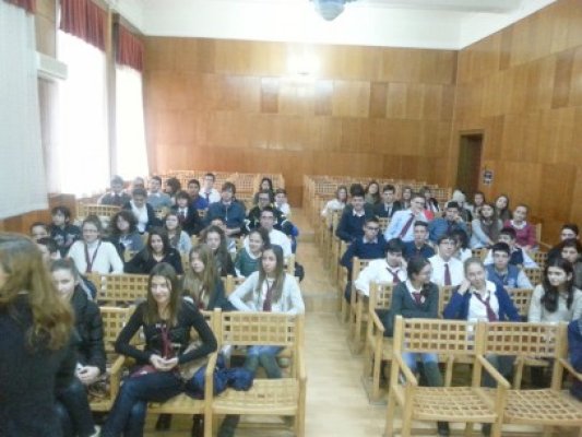 Acţiune a Centrului Antidrog Constanţa la Colegiul 
